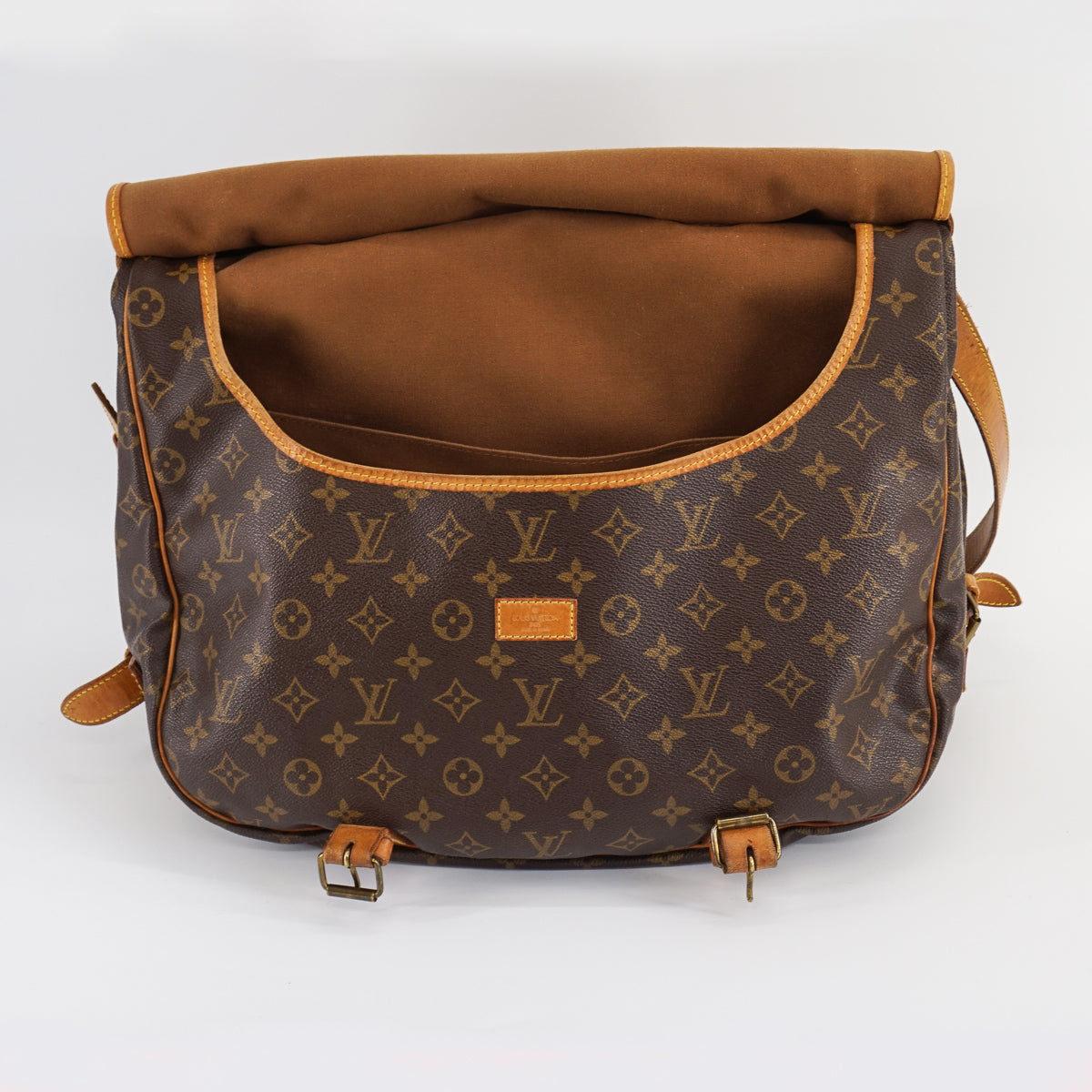 Louis-Vuitton Vintage Monogram Saumur 43