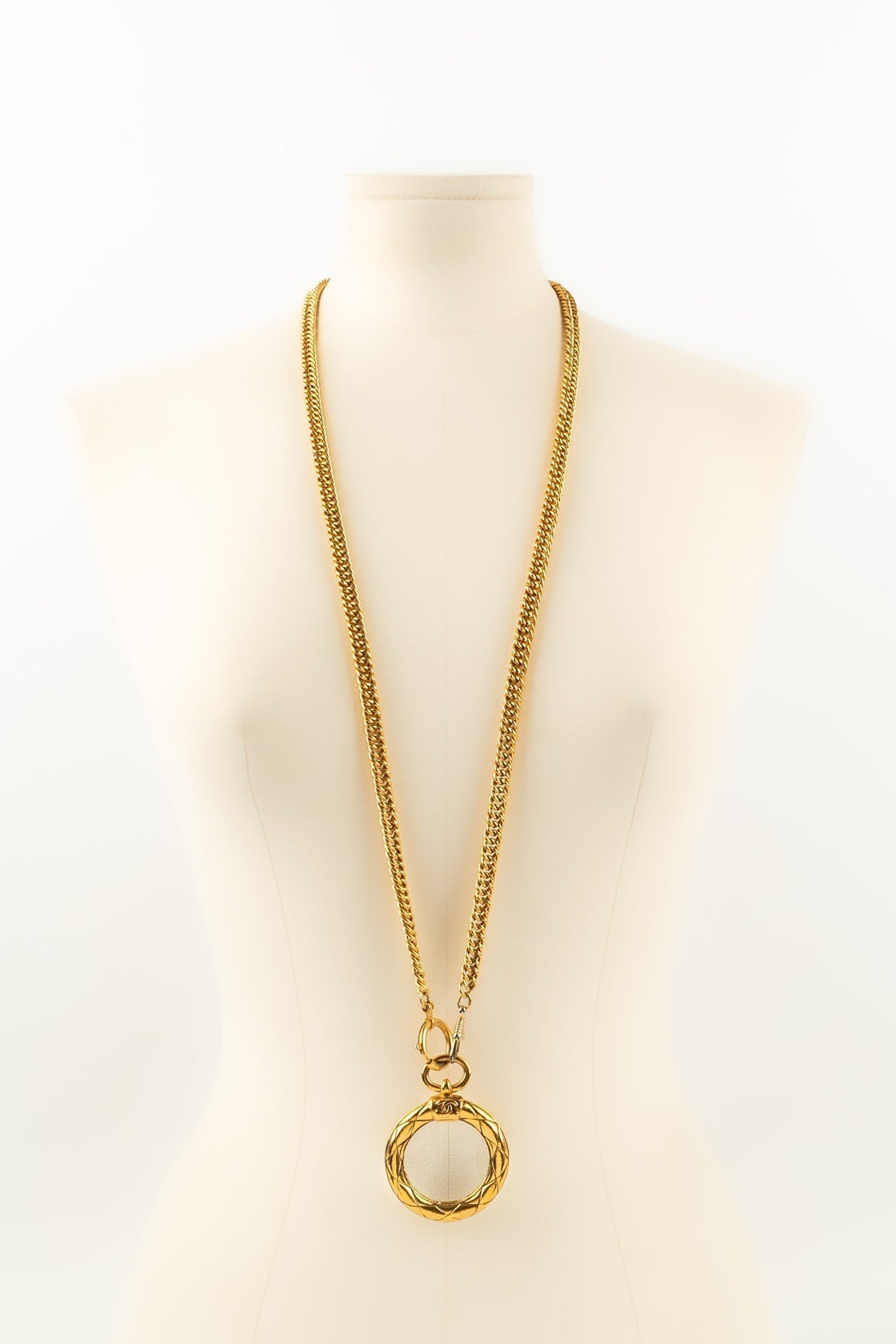 Collier loupe Chanel s