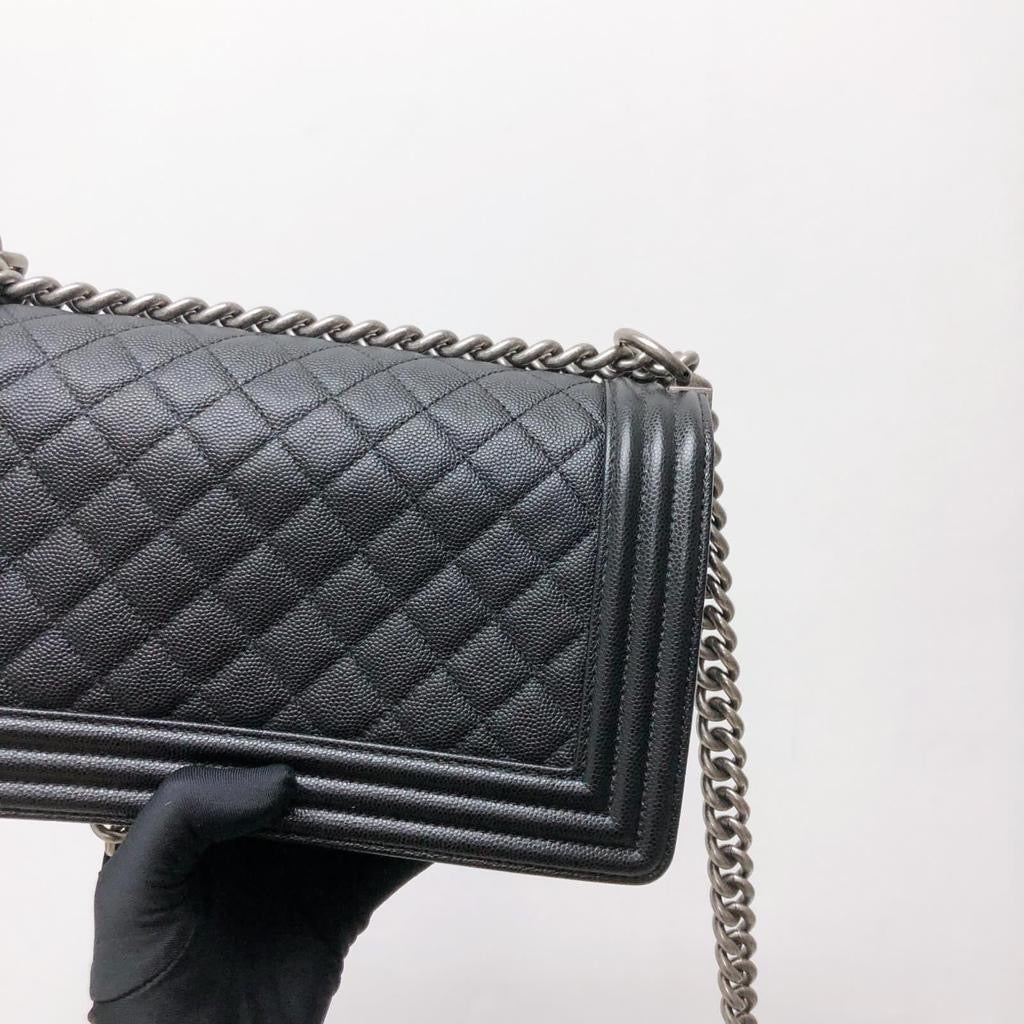 Le Boy Old Medium Caviar Black RHW