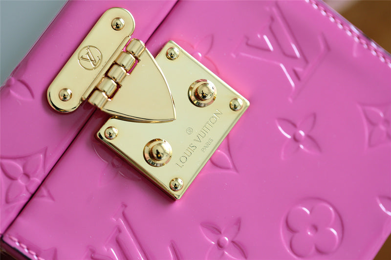 Franco Shops - Louis Vuittons  - 9400