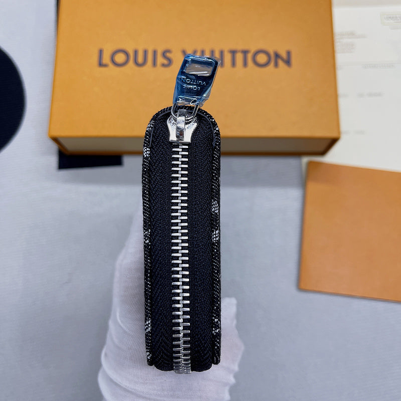 Franco Shops - Louis Vuittons  - 10774