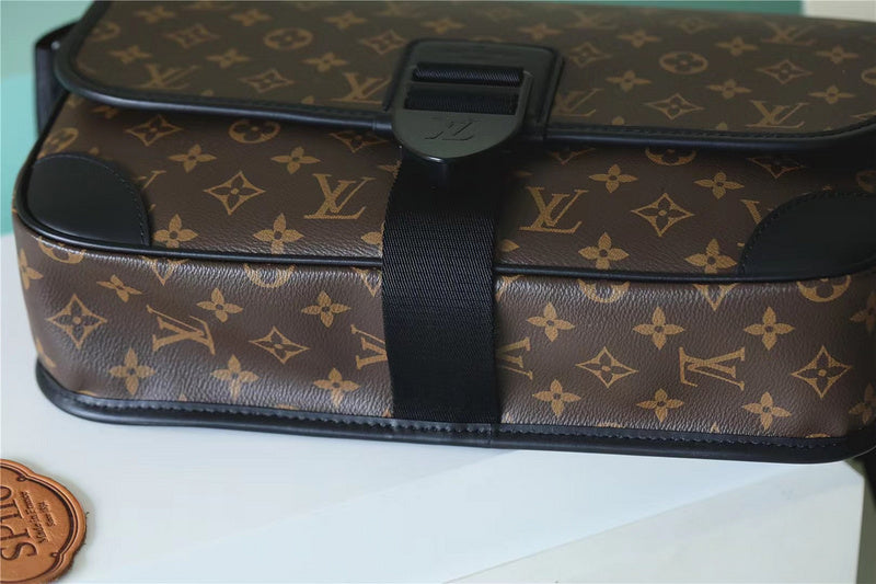 Franco Shops - Louis Vuittons  - 9996