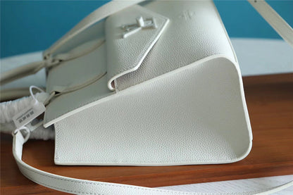 The Franco Shops - Louis Vuittons  - 7786