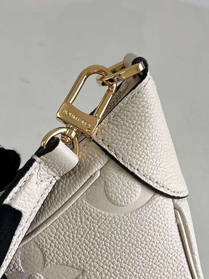The Franco Shops - Louis Vuittons  - 12036