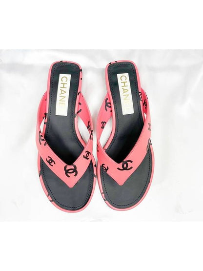 CC Logo Print Lambskin Flip Flops Pink Chanel