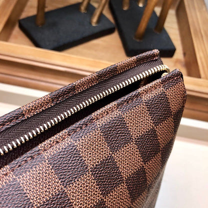 Franco Shops - Louis Vuittons  - 10916