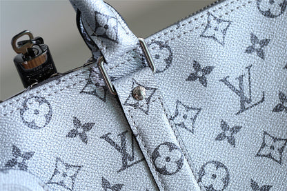 Franco Shops - Louis Vuittons  - 9465