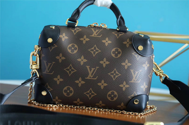The Franco Shops - Louis Vuittons  - 7712