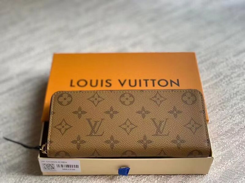 Franco Shops - Louis Vuittons  - 15762