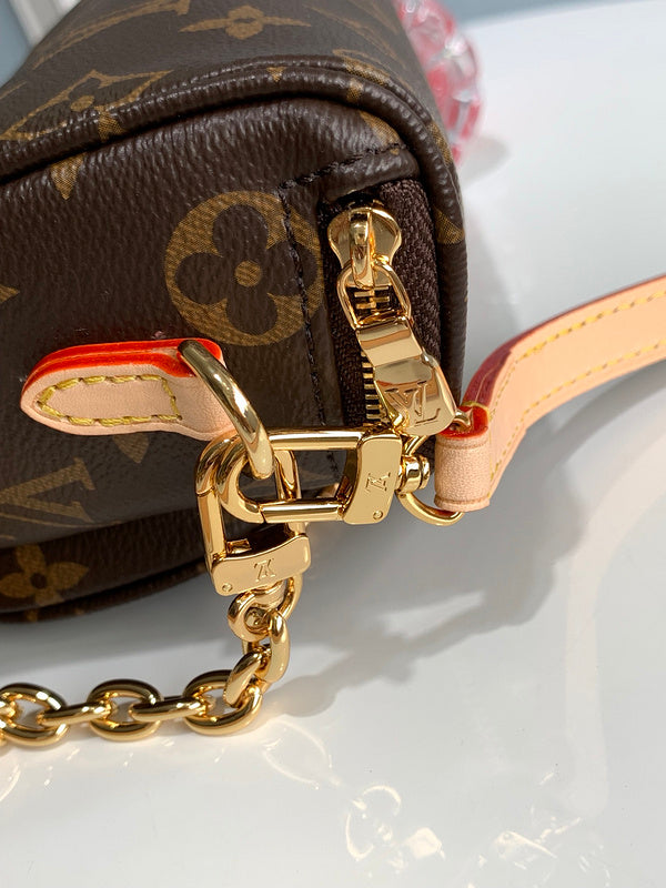 Franco Shops - Louis Vuittons  - 15403