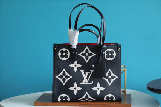 The Franco Shops - Louis Vuittons  - 7728
