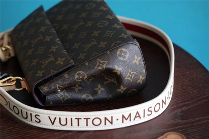 The Franco Shops - Louis Vuittons  - 7972