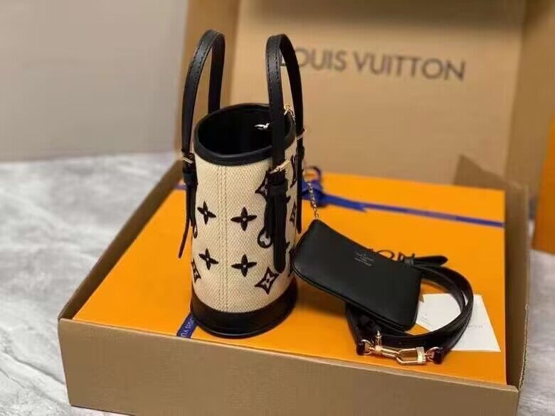 Franco Shops - Louis Vuittons  - 15257