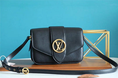 The Franco Shops - Louis Vuittons  - 7754