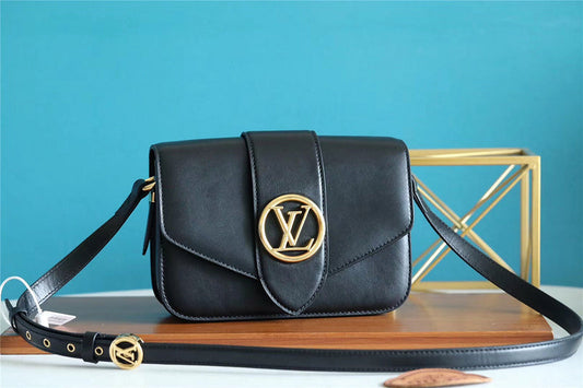 The Franco Shops - Louis Vuittons  - 7754