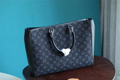 Franco Shops - Louis Vuittons  - 9865
