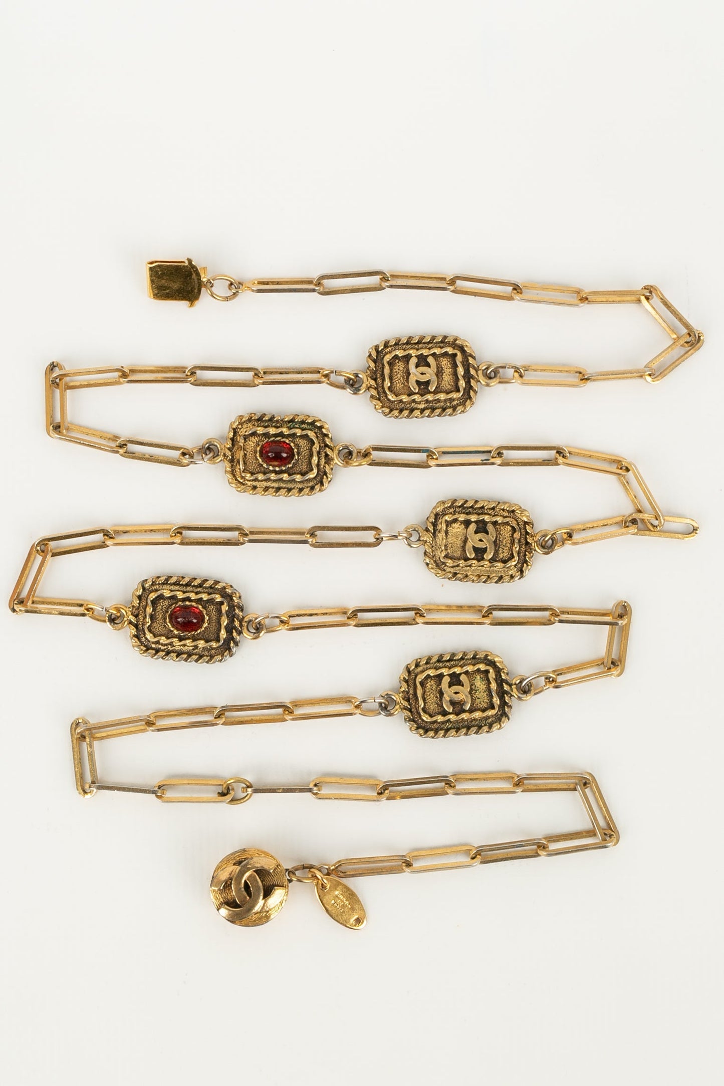 Collier doré Chanel 1984