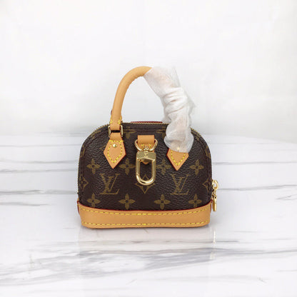 The Franco Shops - Louis Vuittons  - 12046