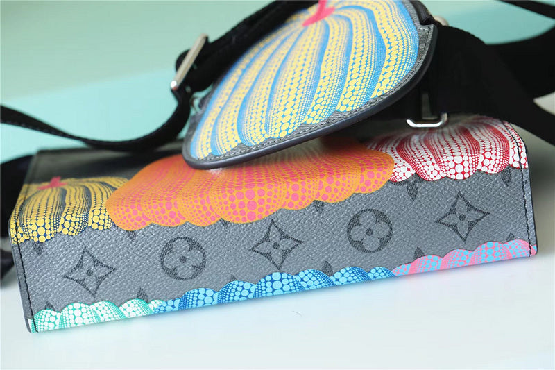 Franco Shops - Louis Vuittons  - 9945