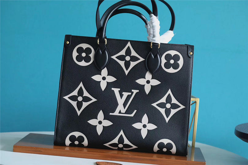 The Franco Shops - Louis Vuittons  - 7728