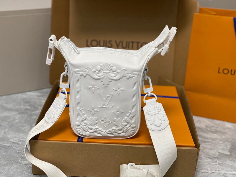 Franco Shops - Louis Vuittons  - 15479