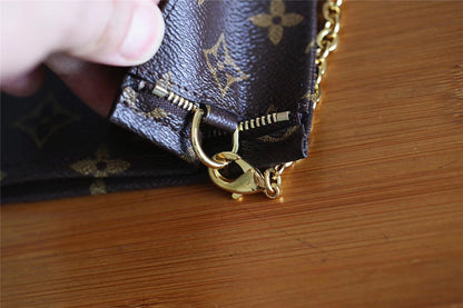 Franco Shops - Louis Vuittons  - 9325