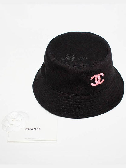 CC Logo Reversible Bucket Hat Black Chanel