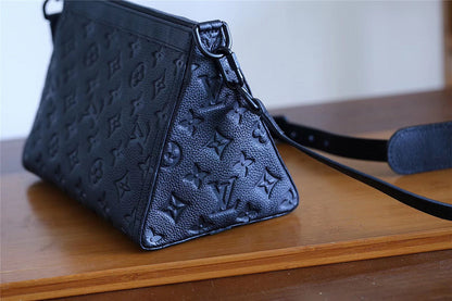 Franco Shops - Louis Vuittons  - 10419