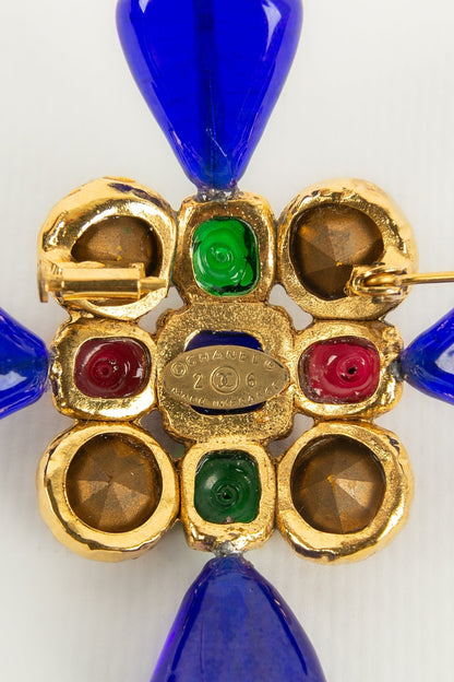 Broche en pâte de verre Chanel