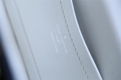 Franco Shops - Louis Vuittons  - 9402