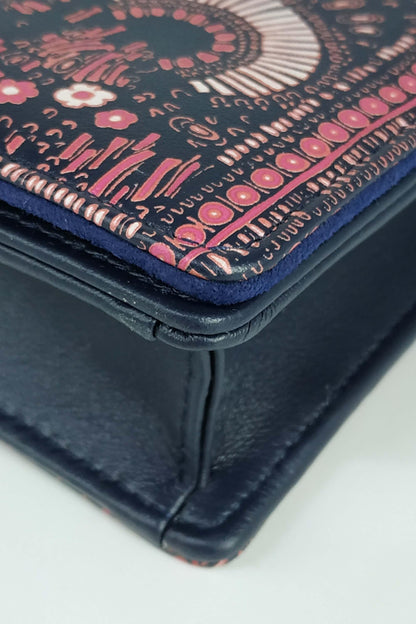 Lady  Animal Clutch on Chain Navy Pink