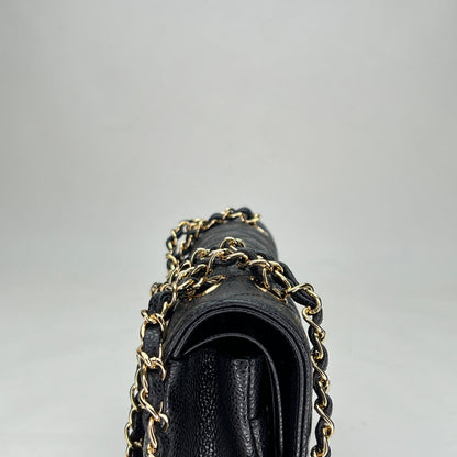 Classic Double Flap Mediun Black Shoulder Bag in Caviar Leather, Gold hardware