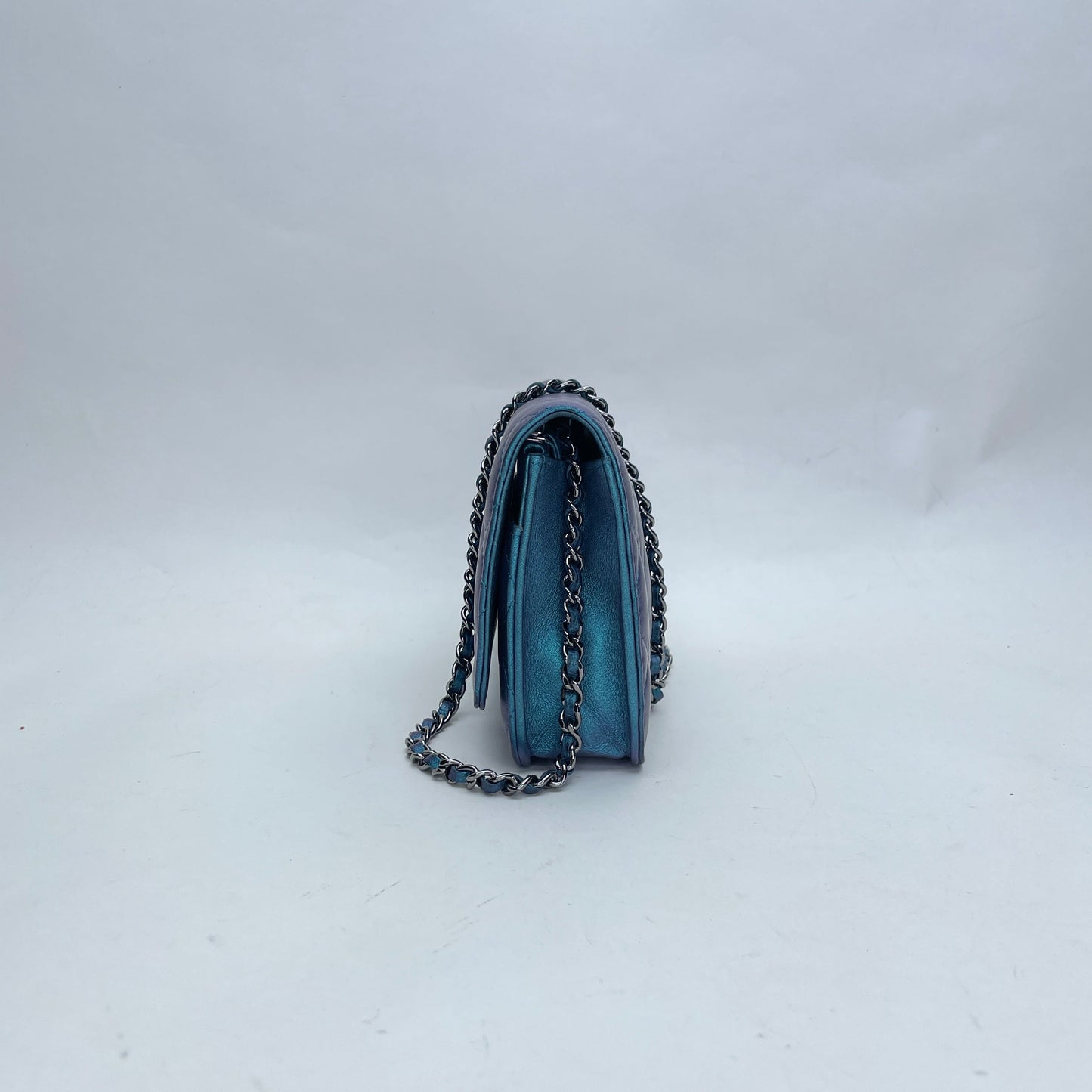 Classic Flap Iridescent Wallet on Chain in Lambskin, Gunmetal hardware