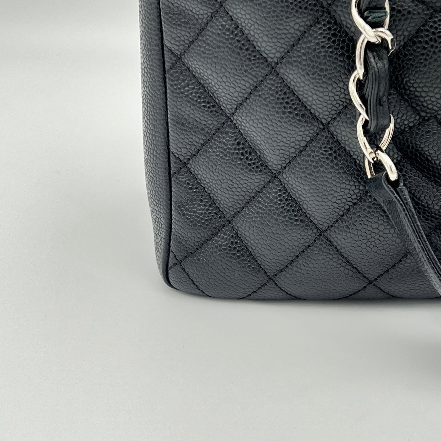 GST Grand Black Tote Bag in Caviar Leather, Silver hardware