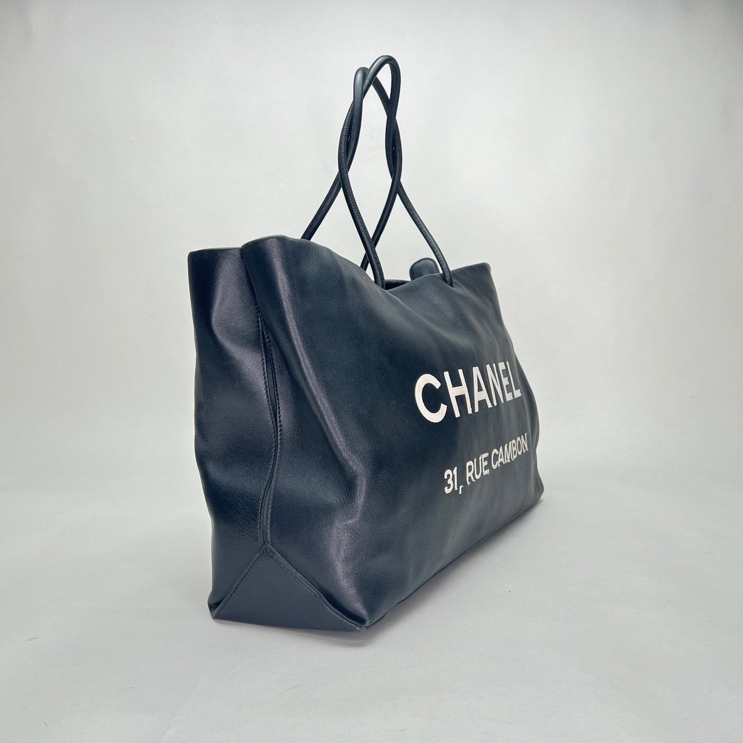 Rue Cambon Black Tote Bag in Calfskin, Silver hardware