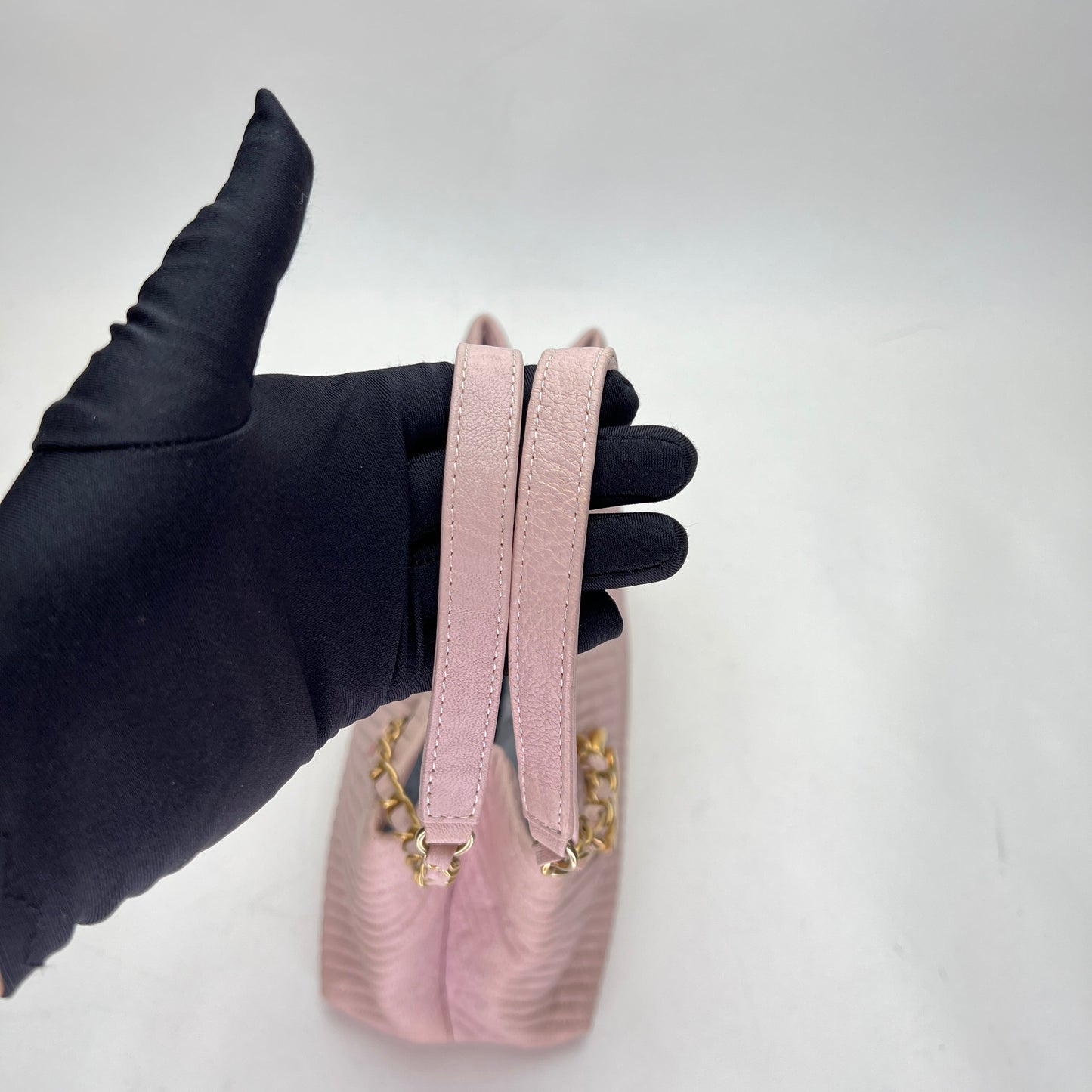 V Stitch Pink Shoulder Bag in Calfskin, Gold hardware