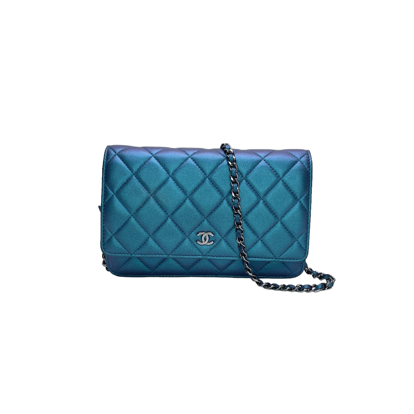 Classic Flap Iridescent Wallet on Chain in Lambskin, Gunmetal hardware