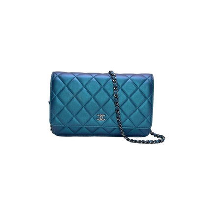 Classic Flap Iridescent Wallet on Chain in Lambskin, Gunmetal hardware