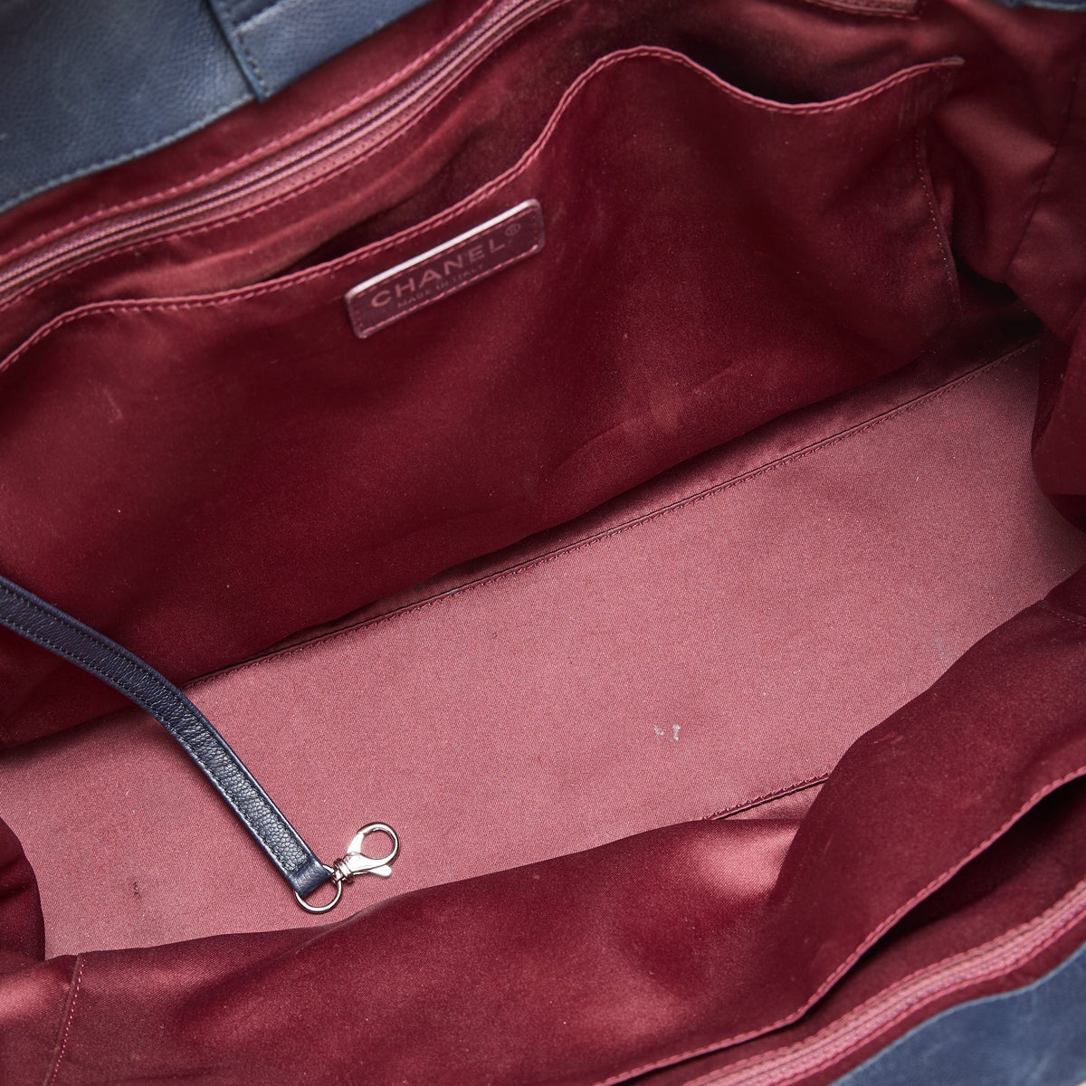 Cerf Executive Large Navy Tote Bag in Caviar Leather, Silver hardware