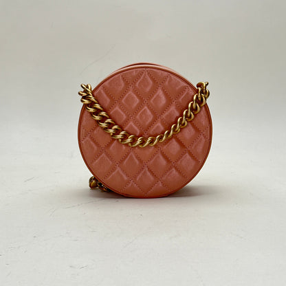 Round CC Pink Crossbody Bag in Calfskin, Gold hardware
