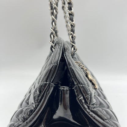 Mademoiselle Bowling Black Shoulder Bag in Patent Leather, Silver hardware