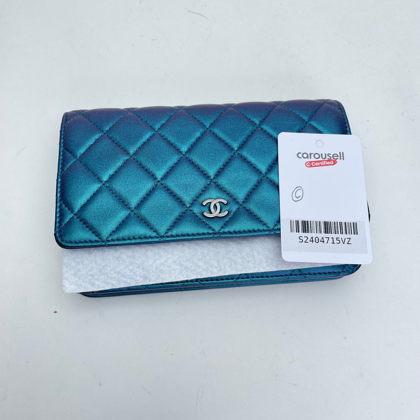 Classic Flap Iridescent Wallet on Chain in Lambskin, Gunmetal hardware