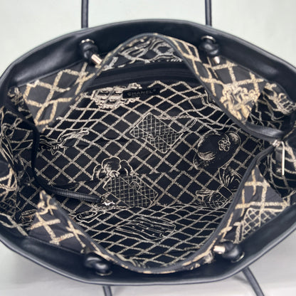 Rue Cambon Black Tote Bag in Calfskin, Silver hardware