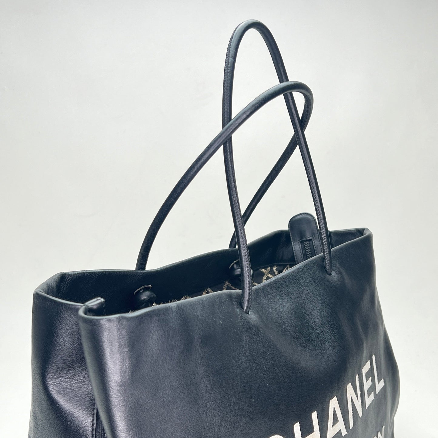 Rue Cambon Black Tote Bag in Calfskin, Silver hardware
