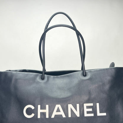 Rue Cambon Black Tote Bag in Calfskin, Silver hardware