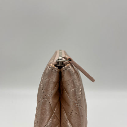 Metallic Quilt Pink Pouch in Lambskin, Silver hardware
