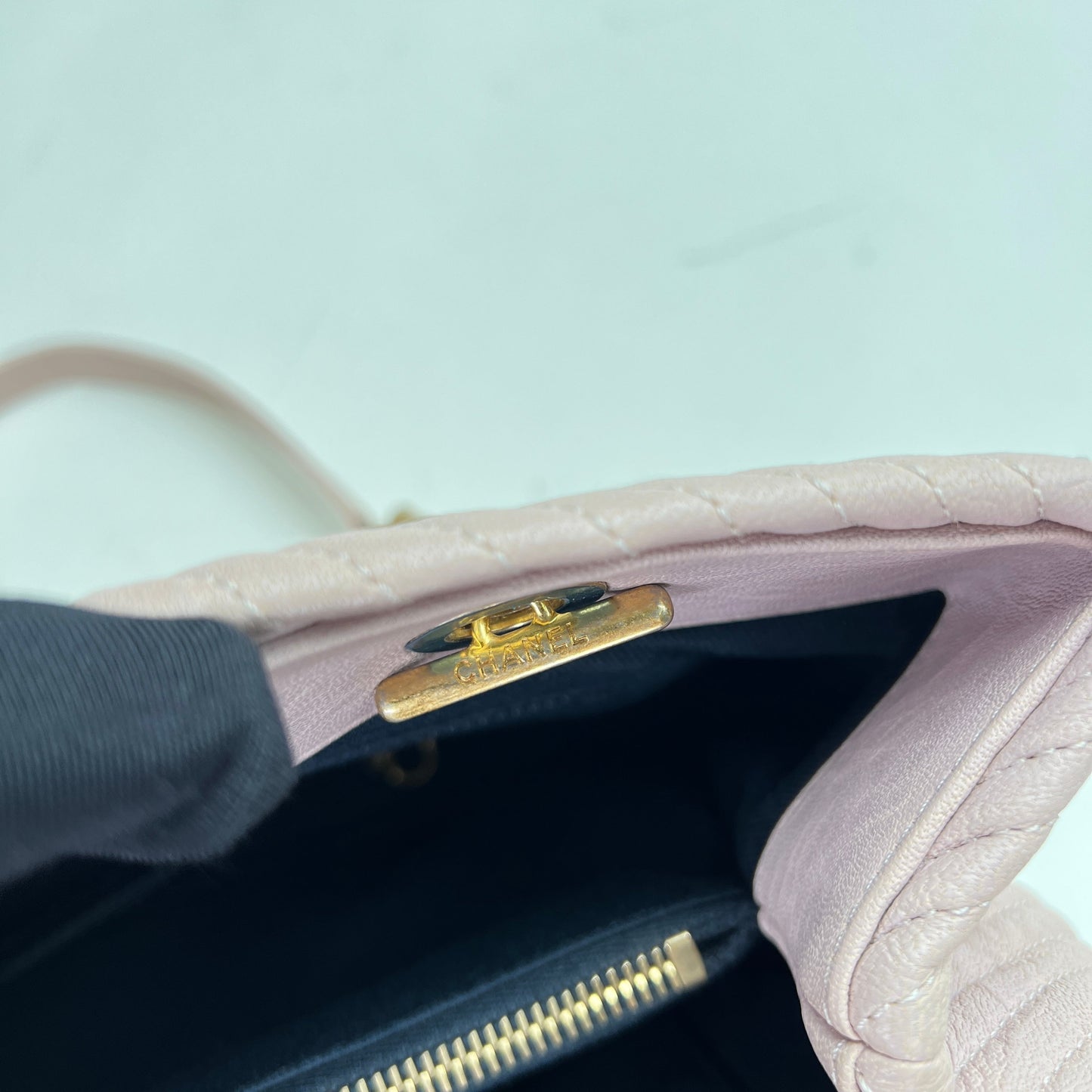 V Stitch Pink Shoulder Bag in Calfskin, Gold hardware