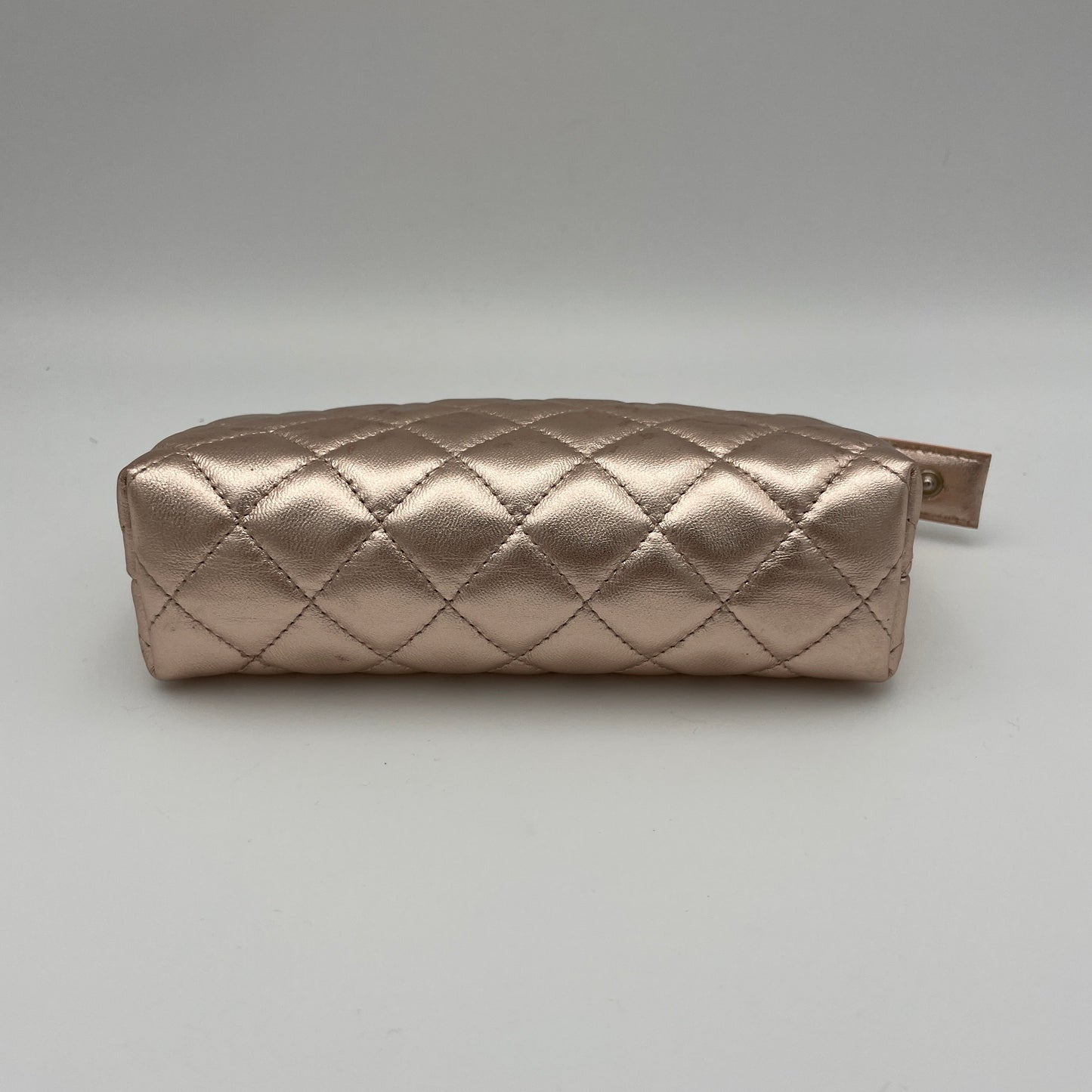 Metallic Quilt Pink Pouch in Lambskin, Silver hardware