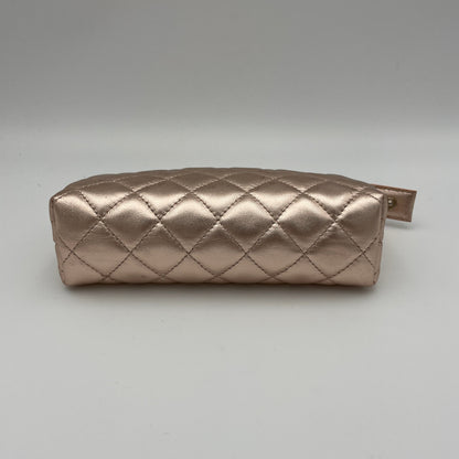 Metallic Quilt Pink Pouch in Lambskin, Silver hardware