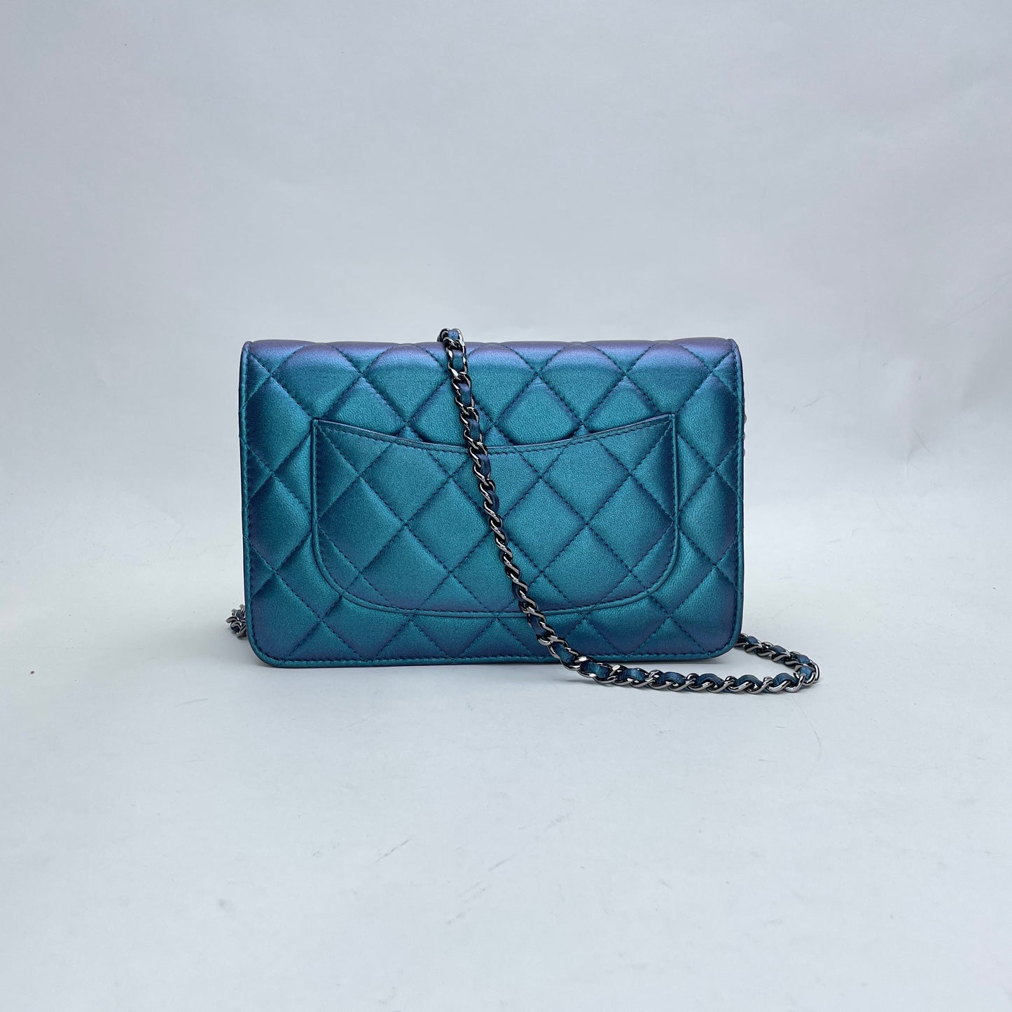 Classic Flap Iridescent Wallet on Chain in Lambskin, Gunmetal hardware